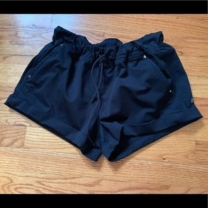 NWOT lululemon shorts black